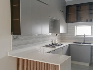 4 Bedroom Flat & Apartment