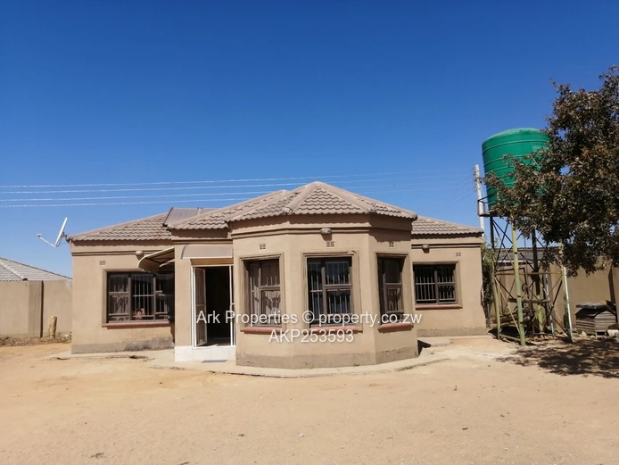 Ruwa, Elizabeth Park Cottage for Sale