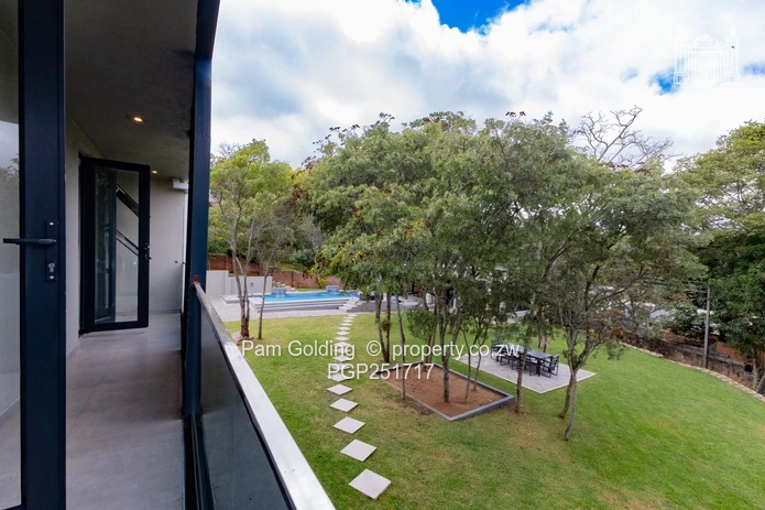 Well Designed Home On Folyjon Crescent!