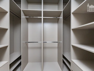 2 Bedroom Flat & Apartment