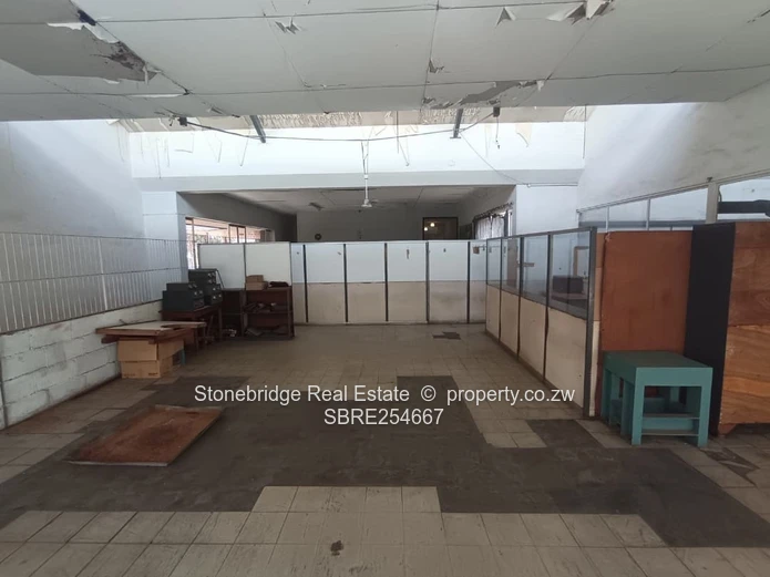 Commercial Property in Belmont To Rent