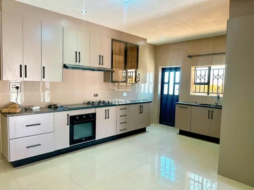 4 Bedroom Flat & Apartment