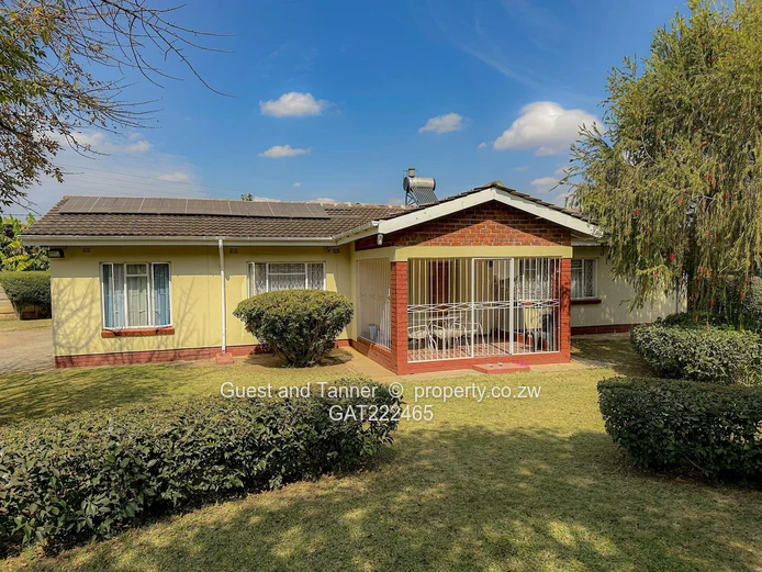 Spacious 3-Bedroom House for Sale Near Harare – Ensuite, Borehole and Staff Quarters in Emerald Hill