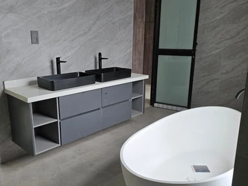 3 Bedroom Flat & Apartment