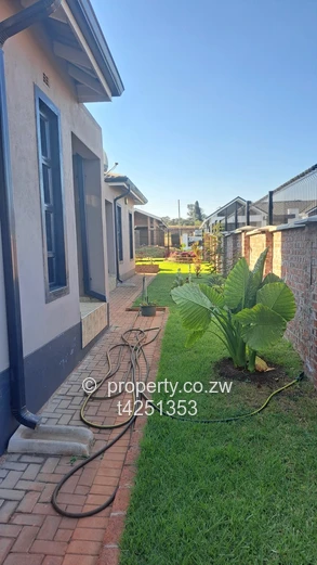 Pomona Nyeredzi neat 4 bedroomed house to Rent