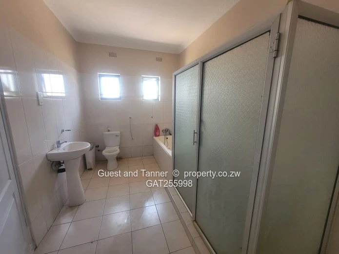 Spacious 8-Bedroom Property to Let in Belvedere West