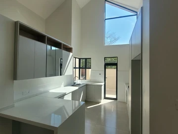4 Bedroom Garden Flat