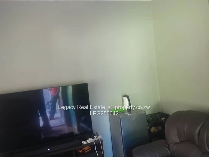 Furnished 1-Bed Flat, Glen Lorne — 24hr Security & ZESA