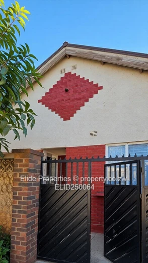 Well-kept 3-Bed Kuwadzana Home - Verandah & Walled