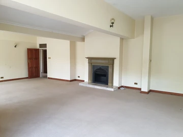 4 Bedroom Flat & Apartment