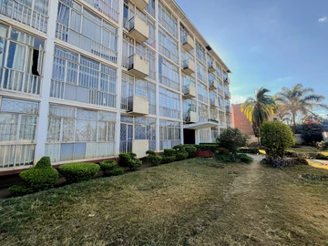 2 Bedroom Flat & Apartment