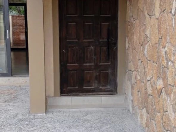 3 Bedroom Flat & Apartment