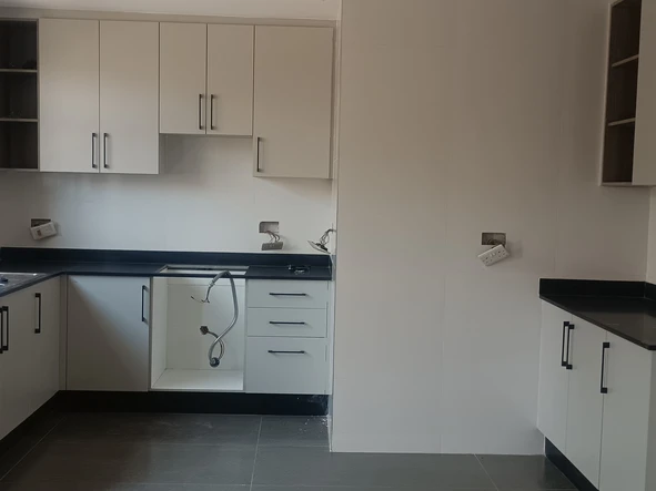 3 Bedroom Flat & Apartment