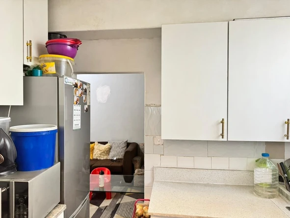 2 Bedroom Flat & Apartment