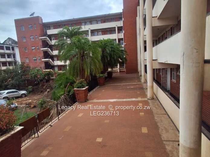 Prime Avenues 1-Bedroom Flat For Sale – Mazowe Mansions (Sole Mandate)