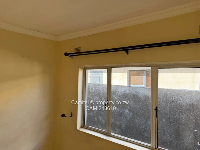 4-Bed Aspindale Park Home — Fitted Kitchen & Gated Yard