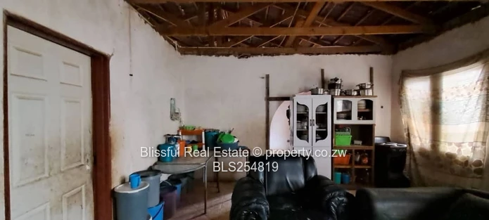 4 bedroom house for sale in Damofalls - Ruwa
