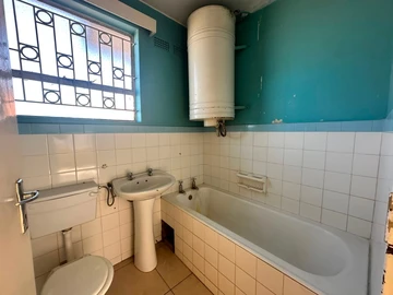 Flat & Apartment