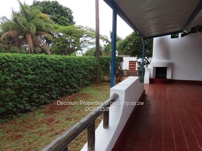 3 Bedroom Garden Flat Kamfinsa Greendale For Sale (Sole Mandate)