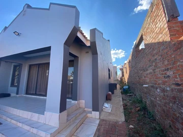 2 Bedroom Garden Flat