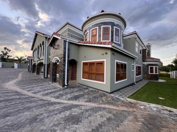 5 Bedroom House