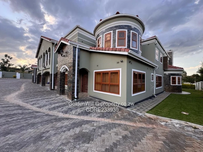 Brookeview Luxurious House for Sale  