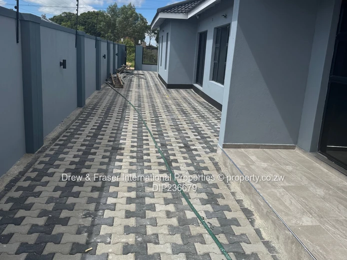 Mabvazuva house available for rent $800 (Sole Mandate)