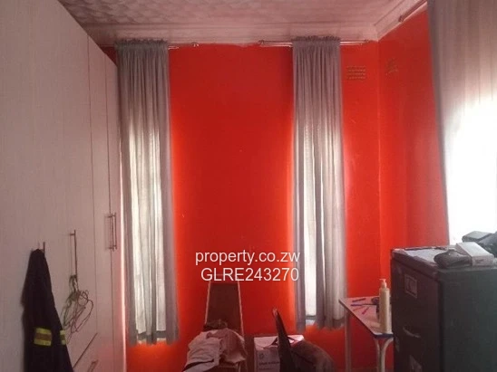 Secure Walled 3-Bed Home in Rydale Ridge - Garage, Verandah