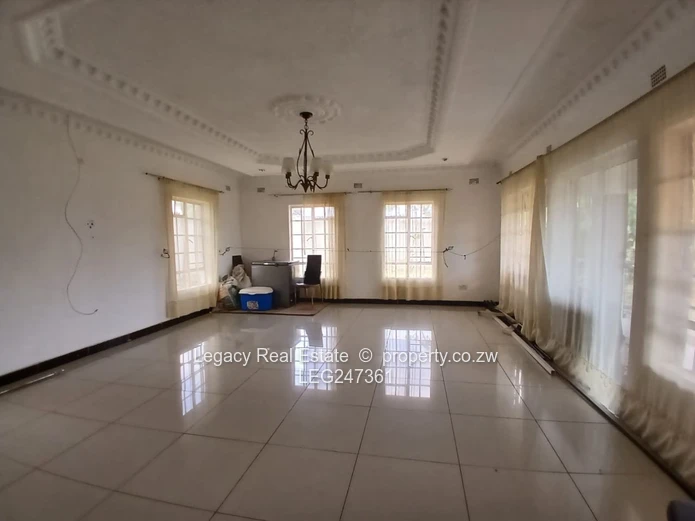 Glaudina Double Lounge Home With Boreholes And Solar