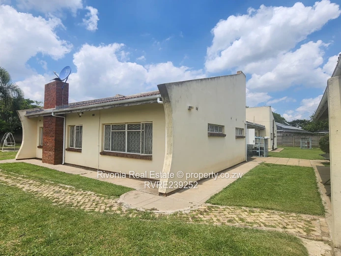 Emerald Hill: 4-Bed Home on 2030m² with Borehole,Gvt Nostro accepted 