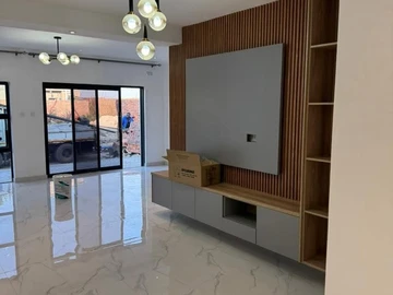 4 Bedroom Flat & Apartment
