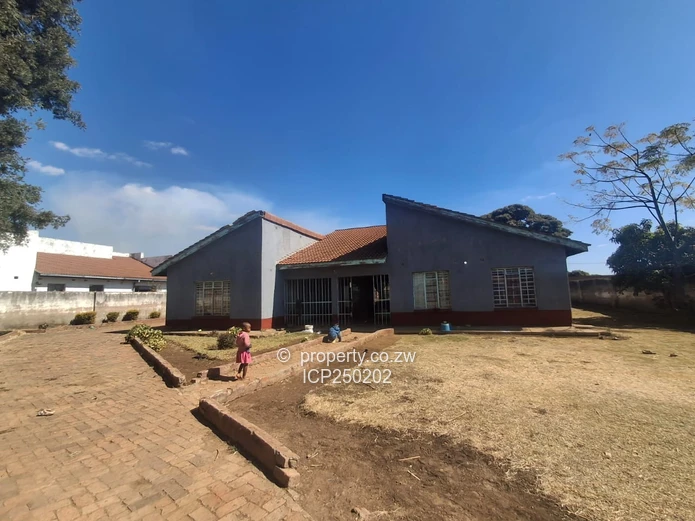 Knowe Norton 5-Bed Home on 2200m² 