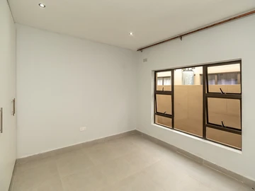 3 Bedroom Flat & Apartment