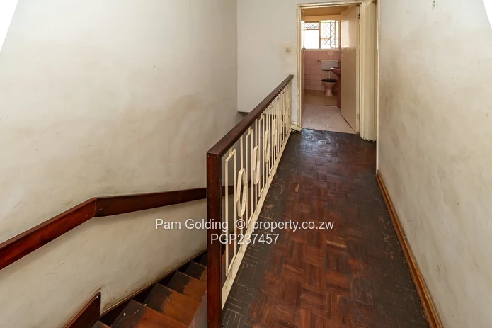 2 Bedroom Duplex with a garden (Sole Mandate)