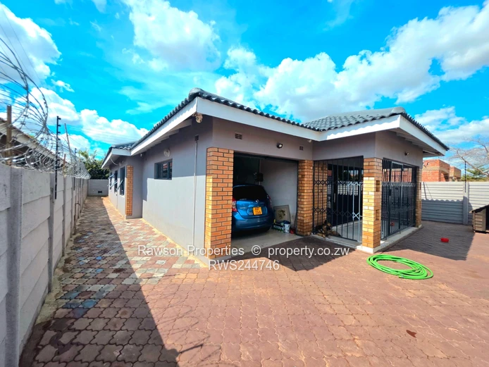 Magnificent 3 bedroomed house forsale!