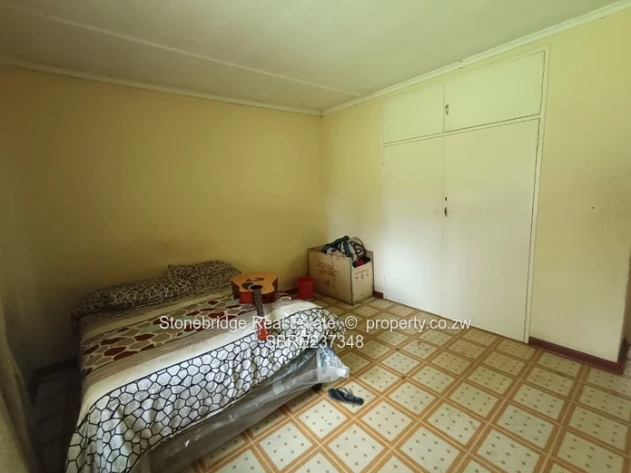 4 Bedroomed house in Mashumavale, kadoma for sale