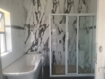 5 Bedroom Garden Flat