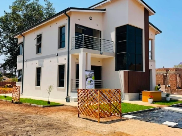 4 Bedroom Flat & Apartment