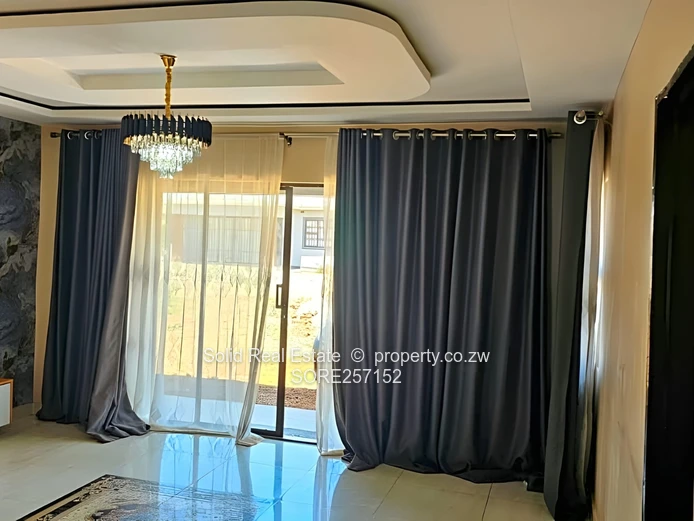 Modern 3-Bed, 2-Bath Flat in Tynwald — Borehole
