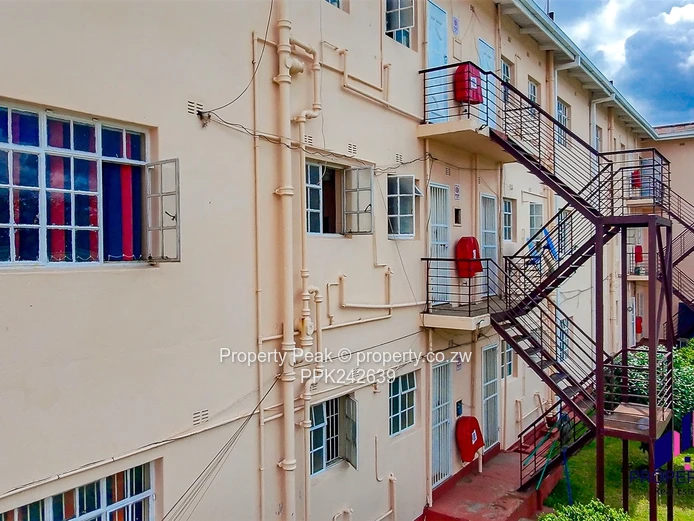 Avenues CBD: 12, 2 Bedroom Secure Apartment Block, Wooden Floors