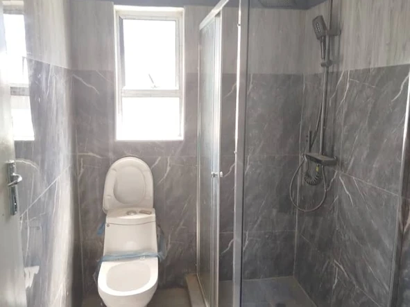 4 Bedroom Flat & Apartment