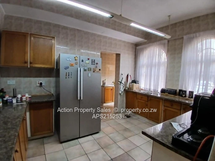 Neat Family Town House! 