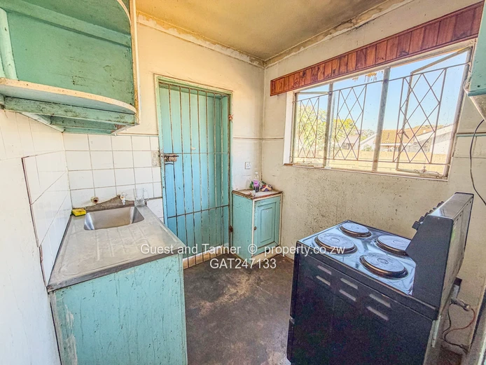 3 bedroom house for sale in Houghton Park