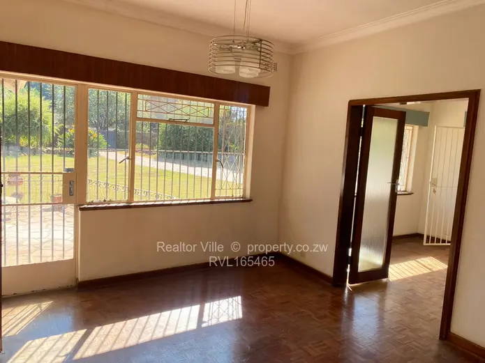 Commercial property to let in Arundel