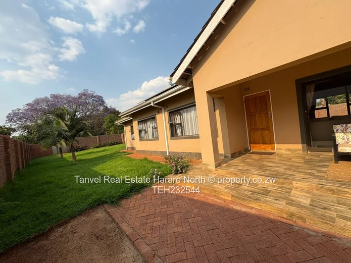 To Let, VAINONA - Available 1 Nov 2025. 3 bedrooms, main en suite, all bedrooms with BICs, fitted ki