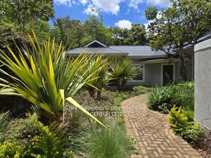Corner Unit with a Large Garden 