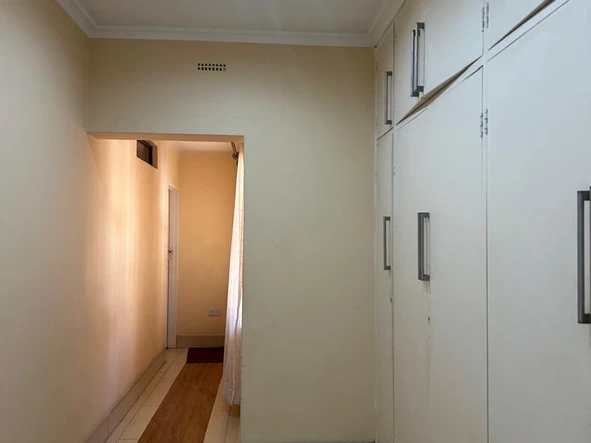 6 Bedroom House