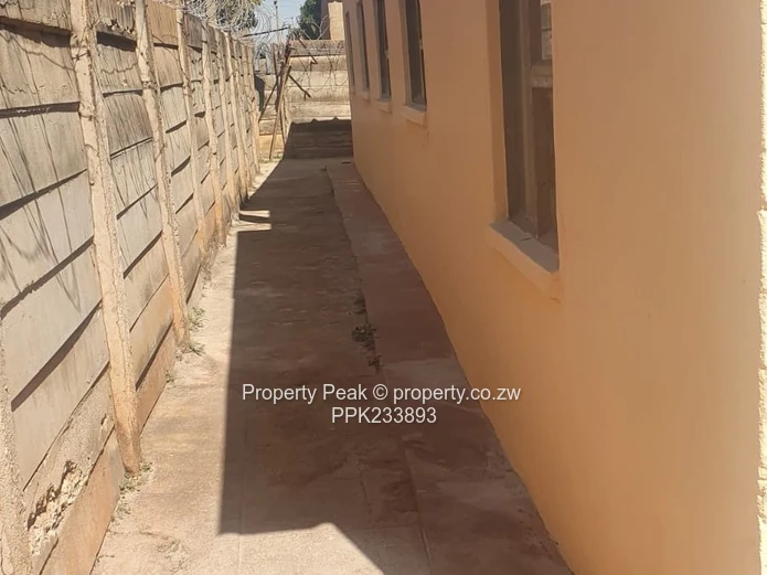 Warren park  1 house for sale