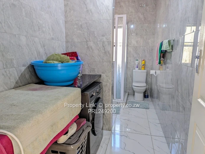 Perfect Blend of Well-Established & Modern Flat