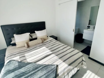 3 Bedroom Flat & Apartment